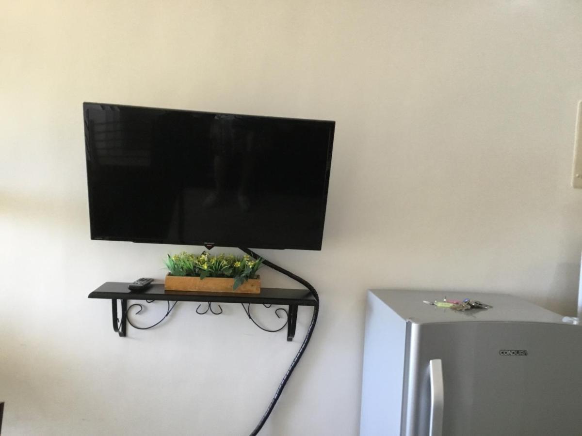 Condominium With Swimming Pool And Viewing Deck Tagaytay City Exterior foto